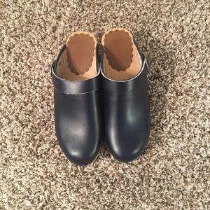 Hanna Anderson clogs